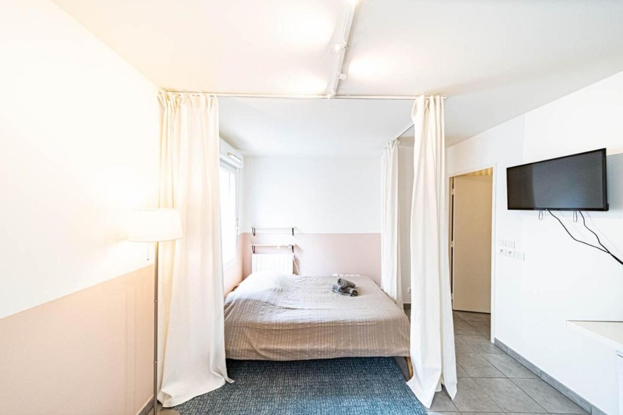 Le Petit Montel- Studio Avec Garage-Metro Valmy Lyon Exterior photo